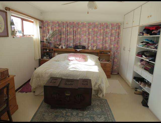 4 BEDROOM FREEHOLD FOR SALE IN PORT OWEN